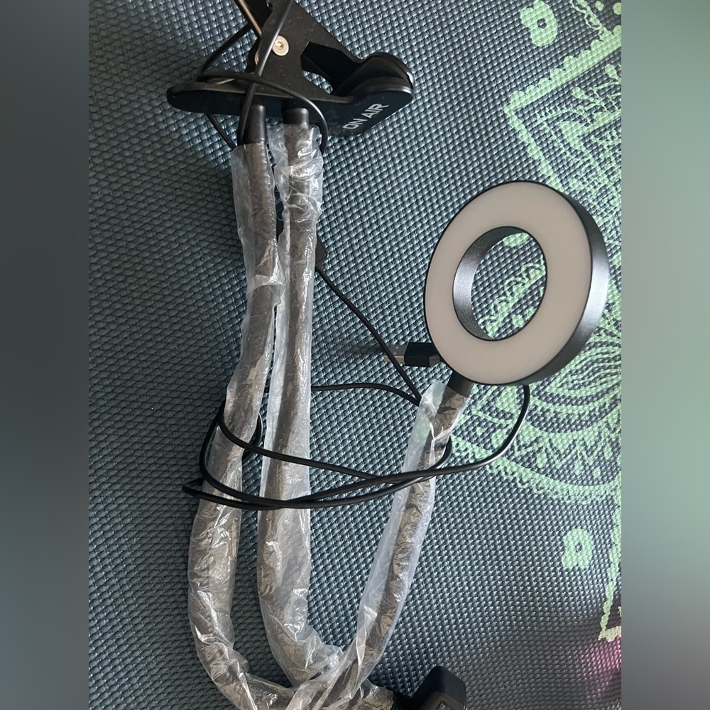 Halo Flex duo clip on ring light